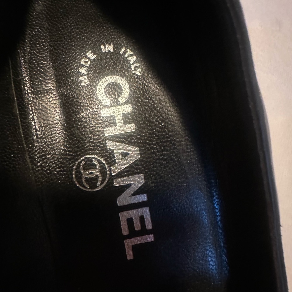 Chanel Black Leather Women's Shoes - Picture 2 of 4